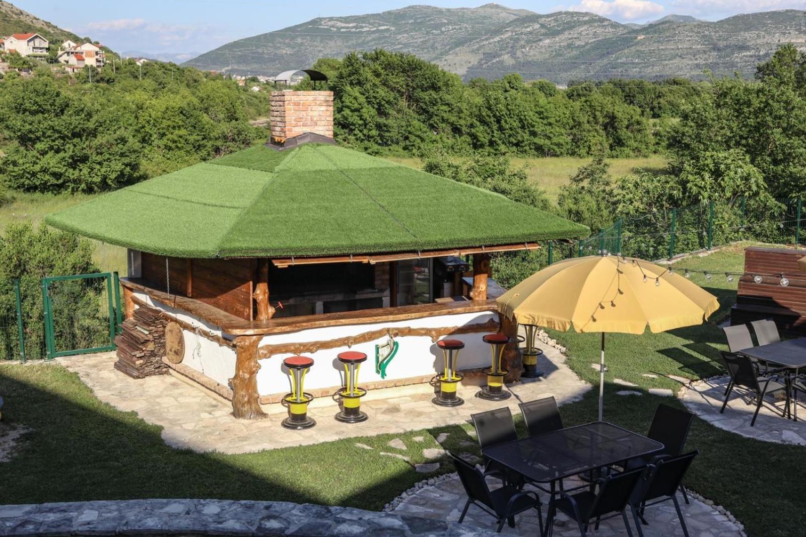 Villa Lyra 特雷比涅 外观 照片